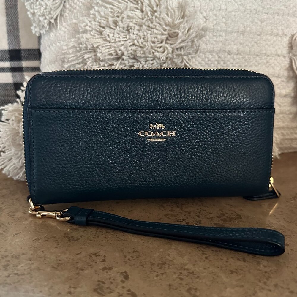 COACH Wallet, Emerald Green, Excellent Condition